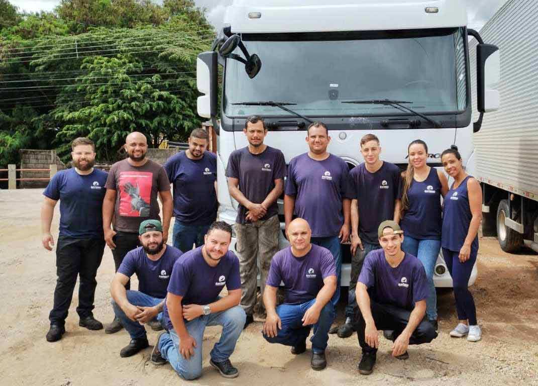 Oficina completa elétrica mecânica de caminhões, vans e pickups em São João da Boa Vista, SP.